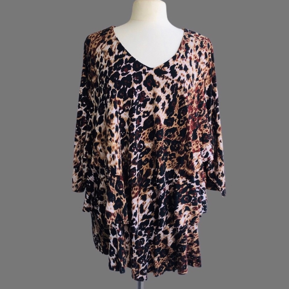 SUSAN GRAVER Brown Animal Liquid Knit Tiered Top